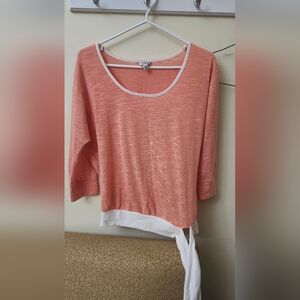 Guess‎ Peach 3/4  Sleeve Top with White Trim And Side Tie. Womens Medium.